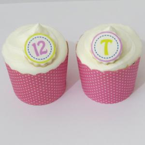 cupcakes with initial cookie